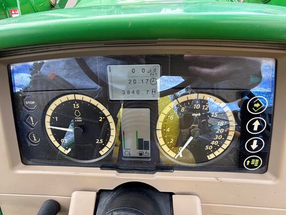 2016 John Deere 6130M