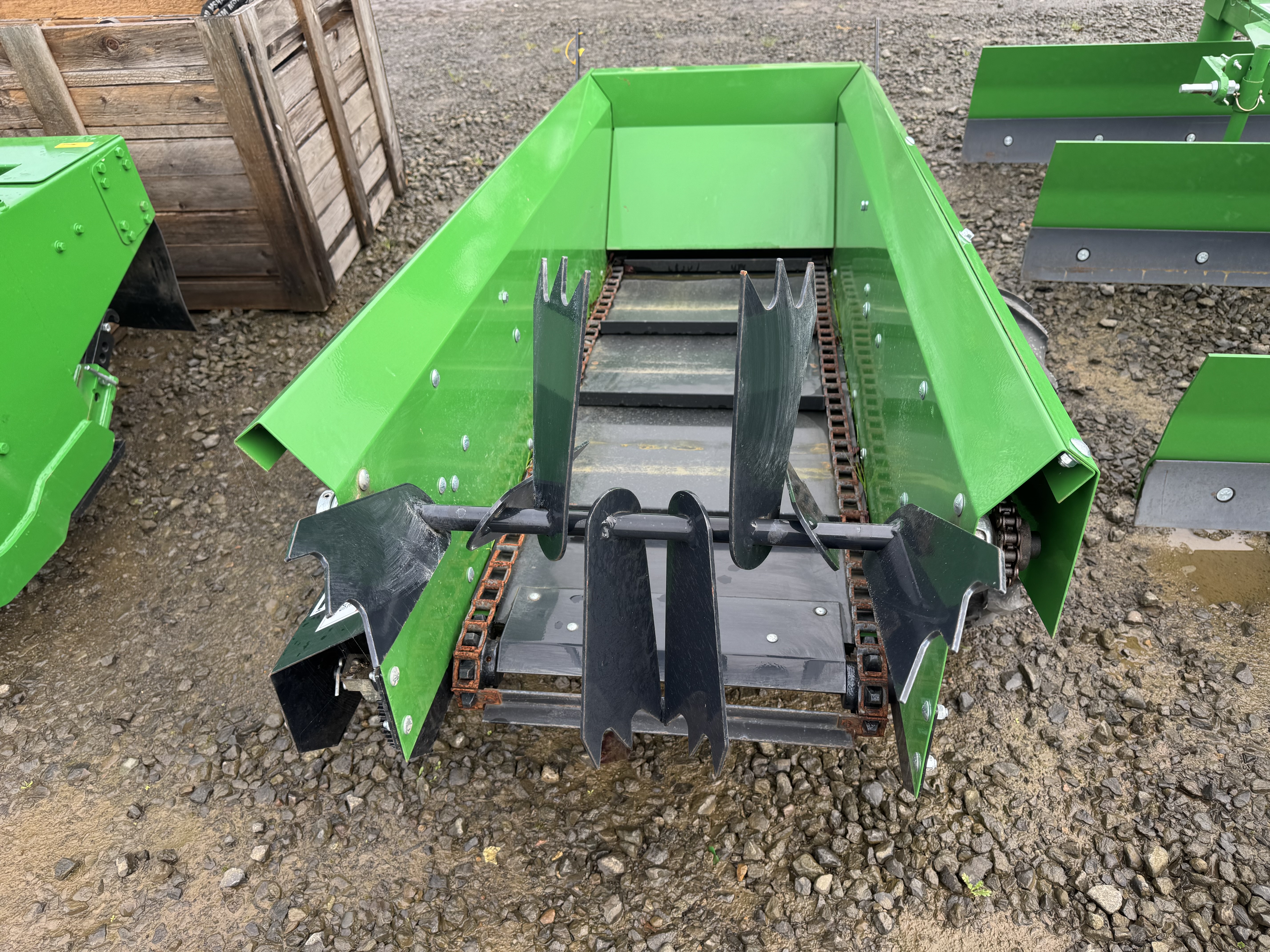 2023 Frontier MS1102