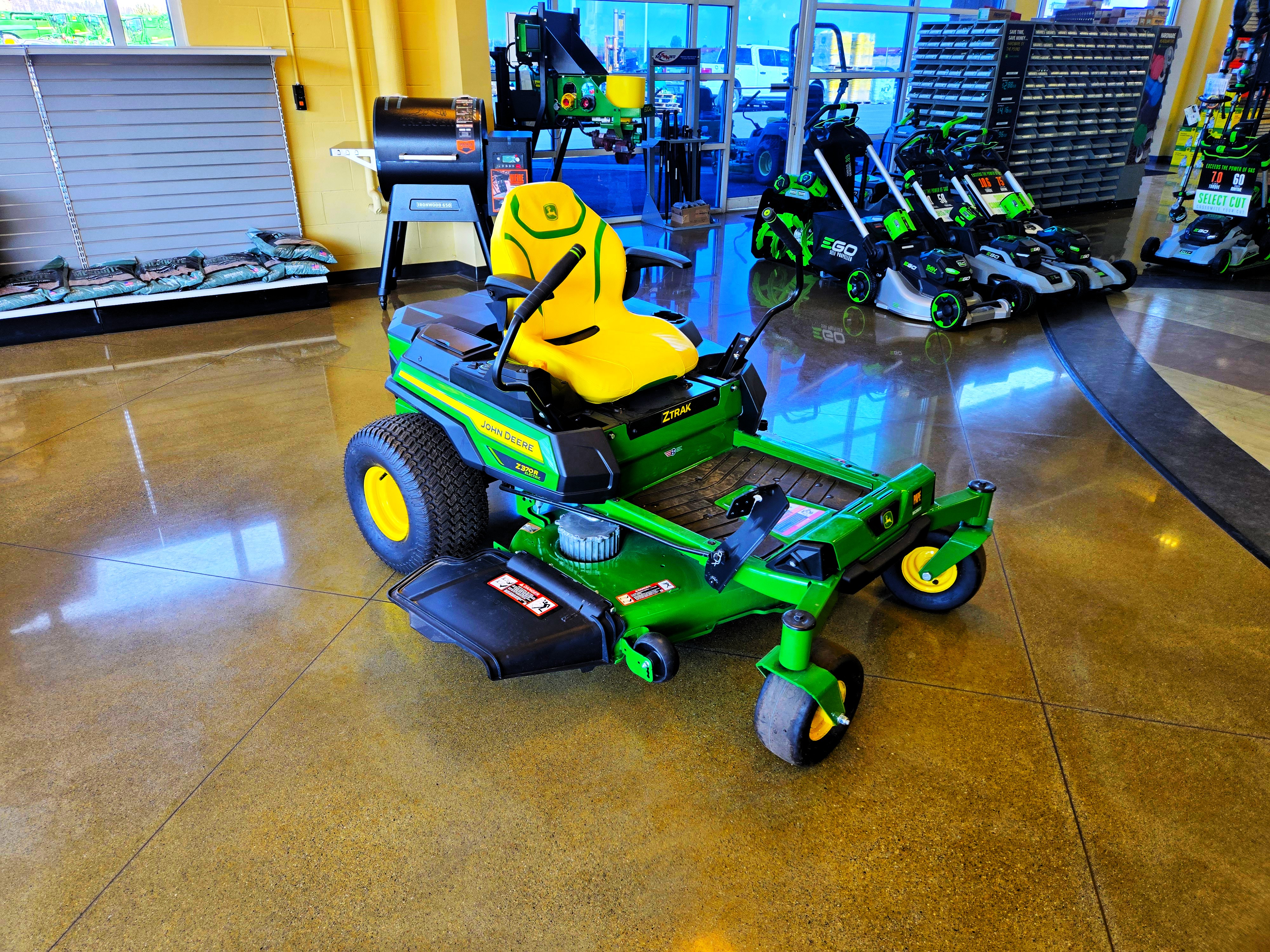 2024 John Deere Z370R