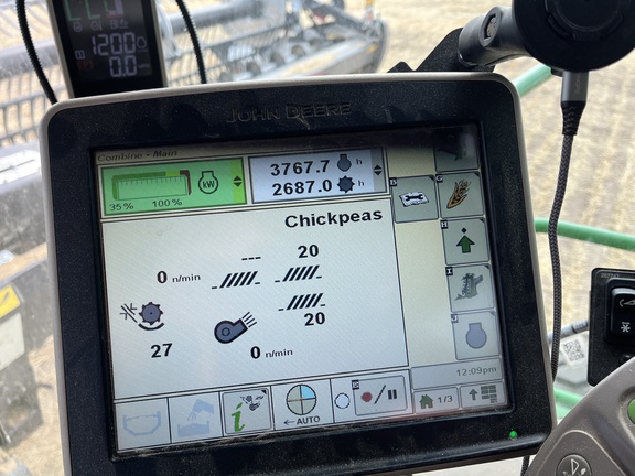 2015 John Deere S690