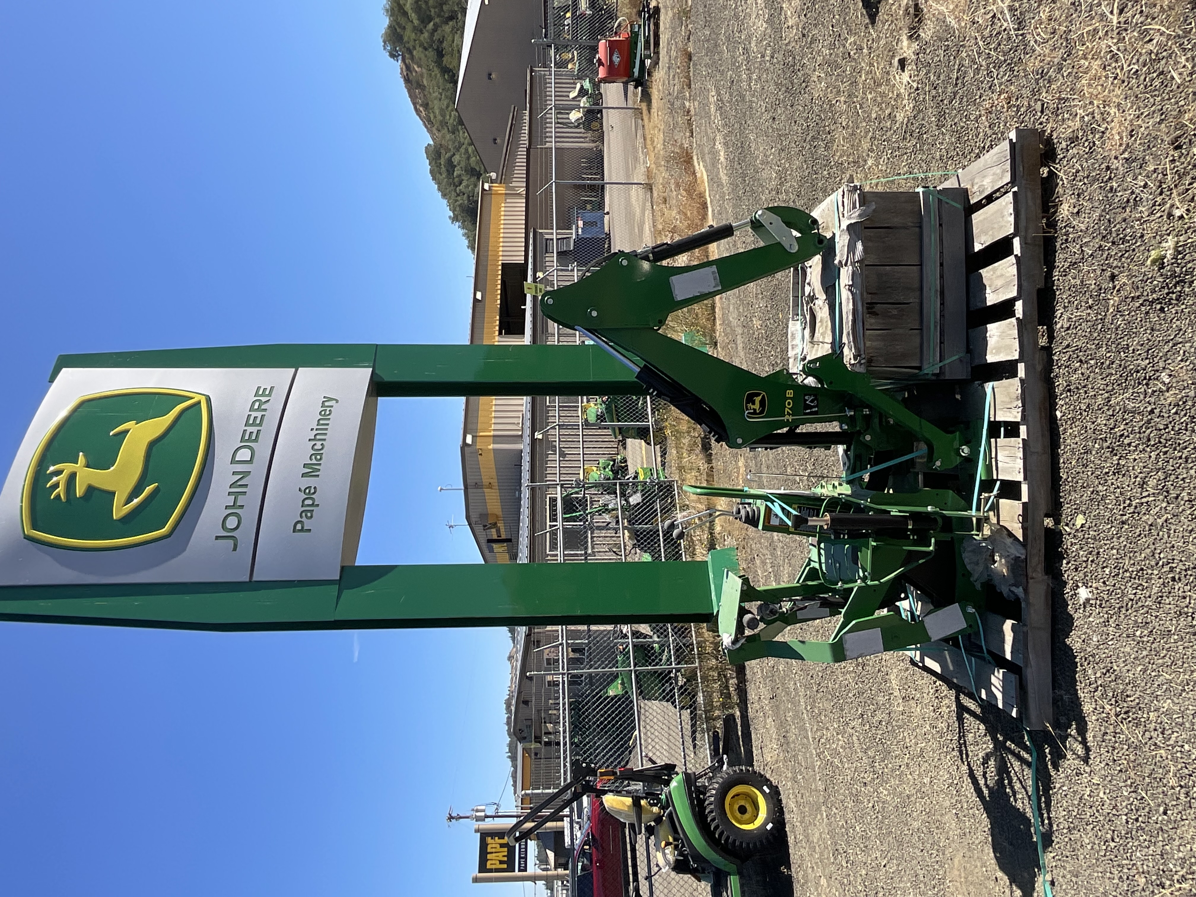 2022 John Deere 270B