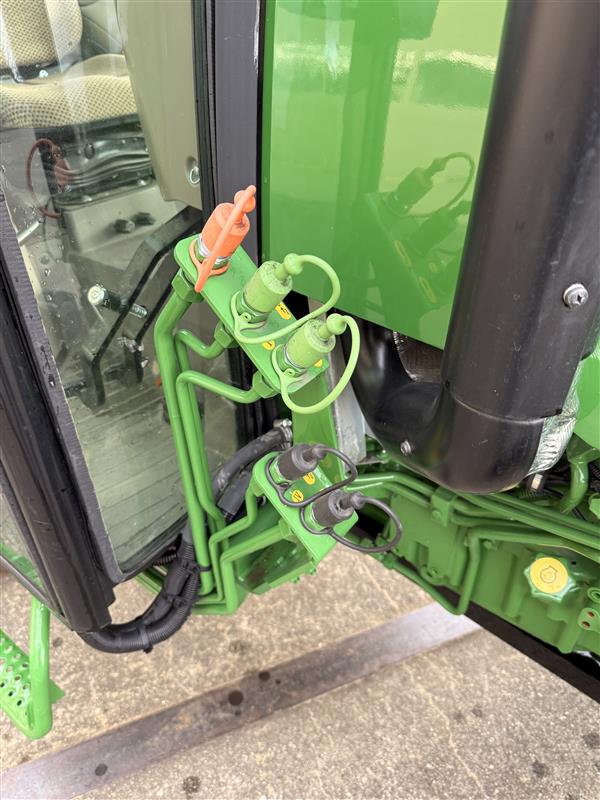 2023 John Deere 5075GN