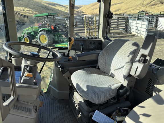 2017 John Deere 6110M