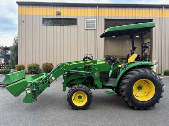 2022 John Deere 4044R