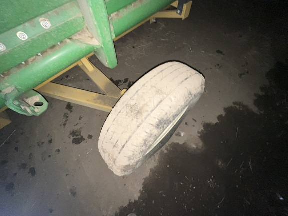 2011 John Deere 630R