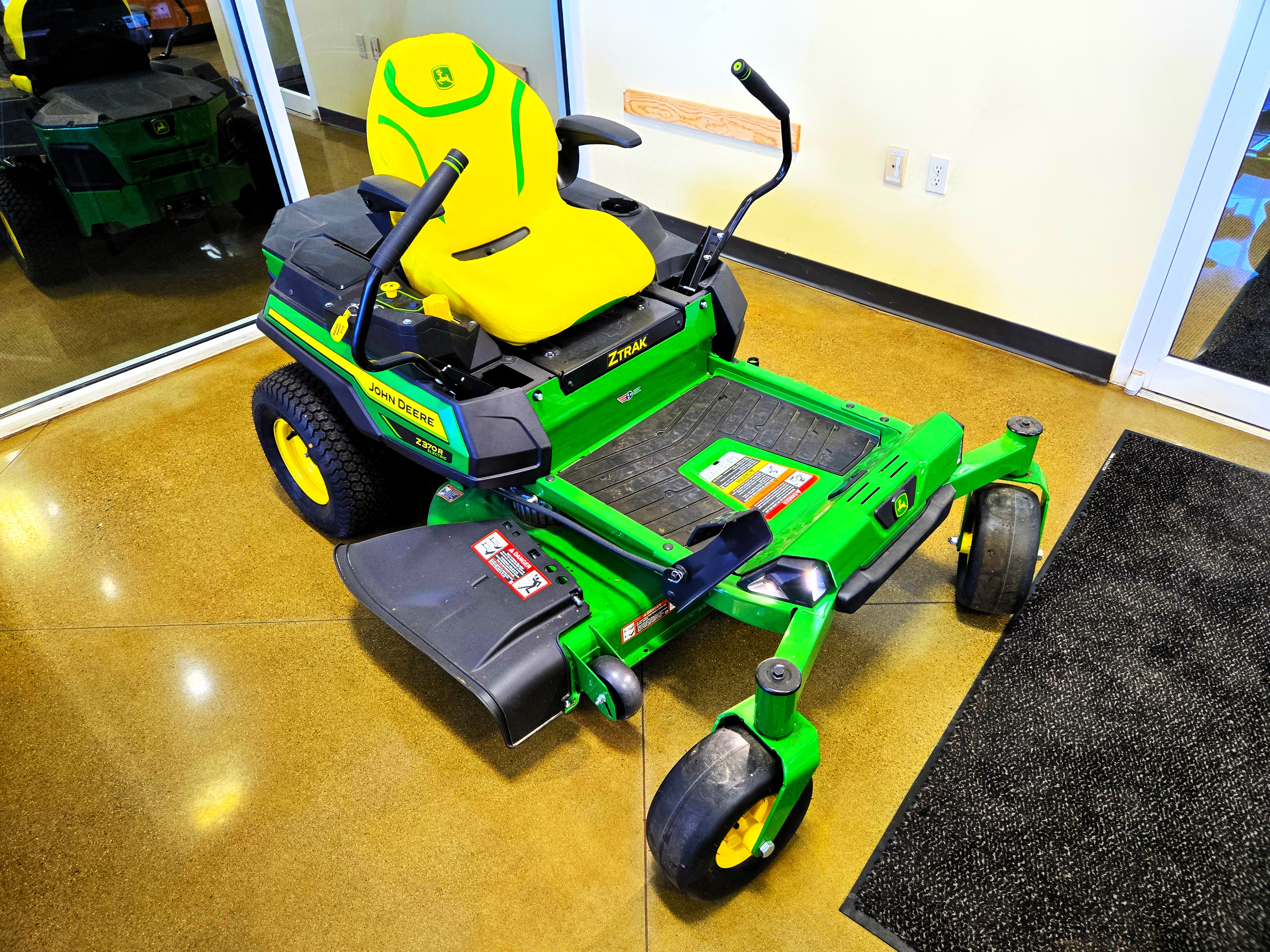 2024 John Deere Z370R