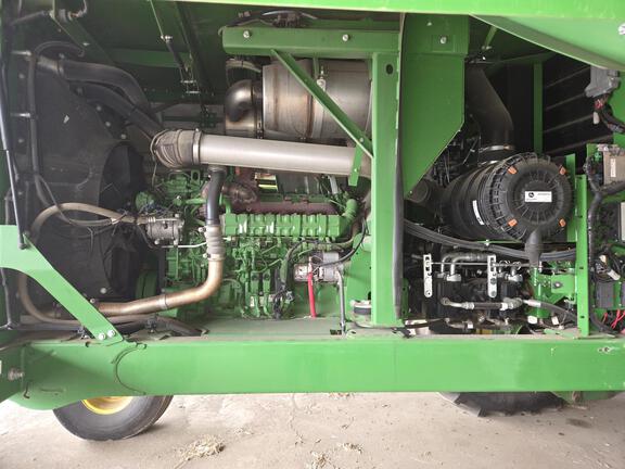 2016 John Deere W235