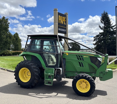 2016 John Deere 6125M