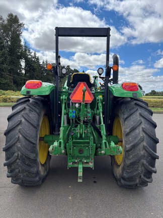 2016 John Deere 6130M