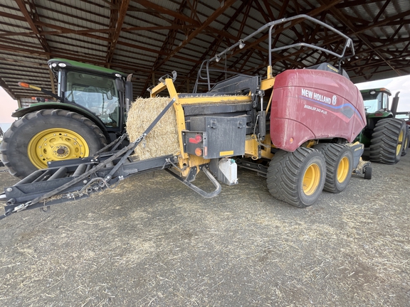 2023 New Holland 340+