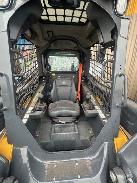 2025 John Deere 325G