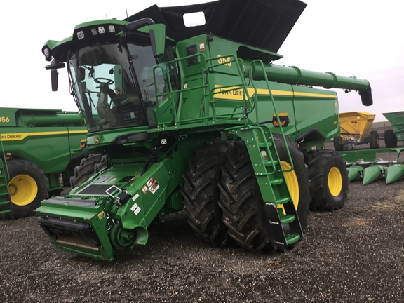 2025 John Deere S7800