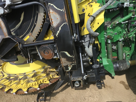 2022 John Deere 772