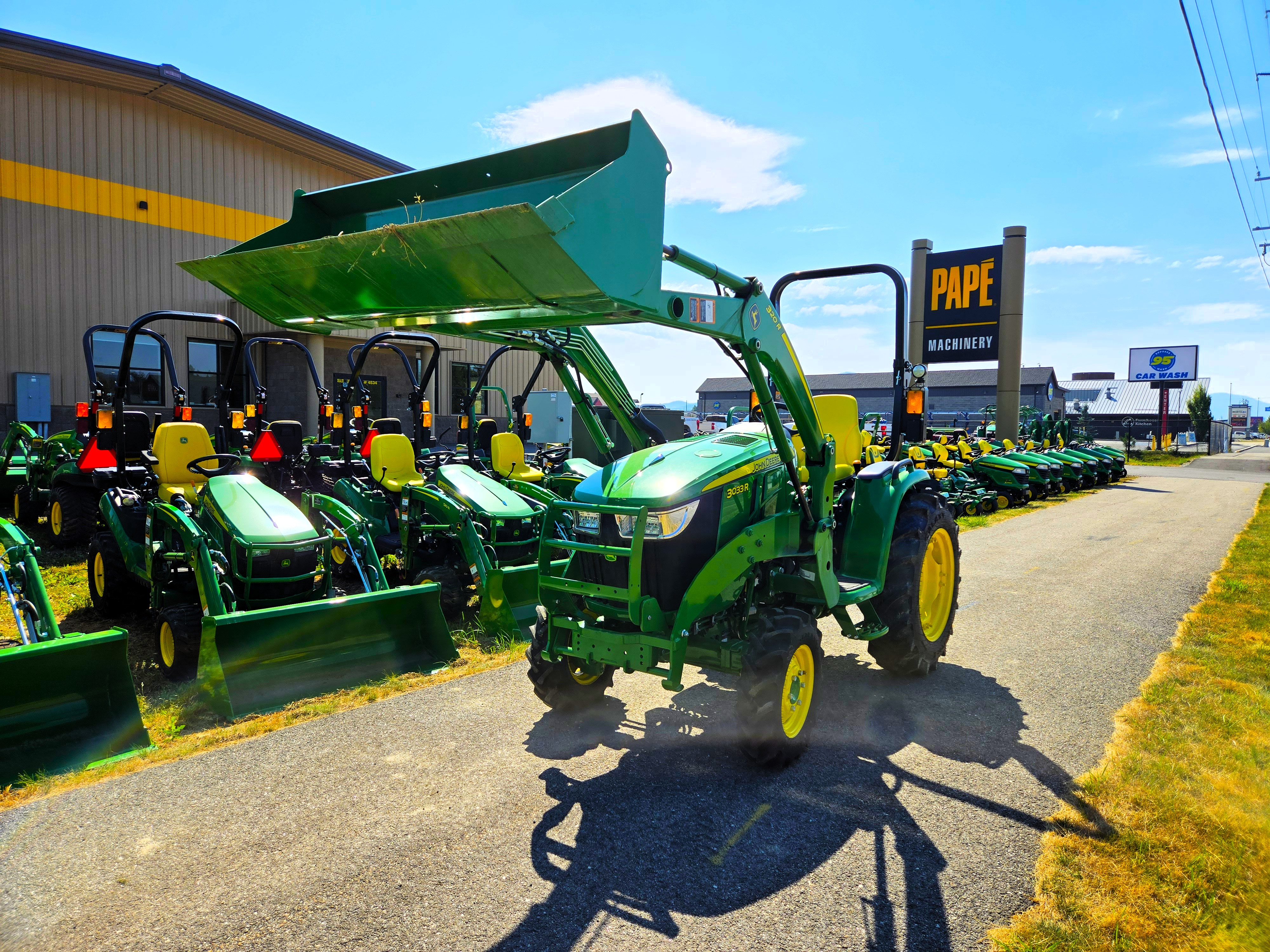 2023 John Deere 3033R