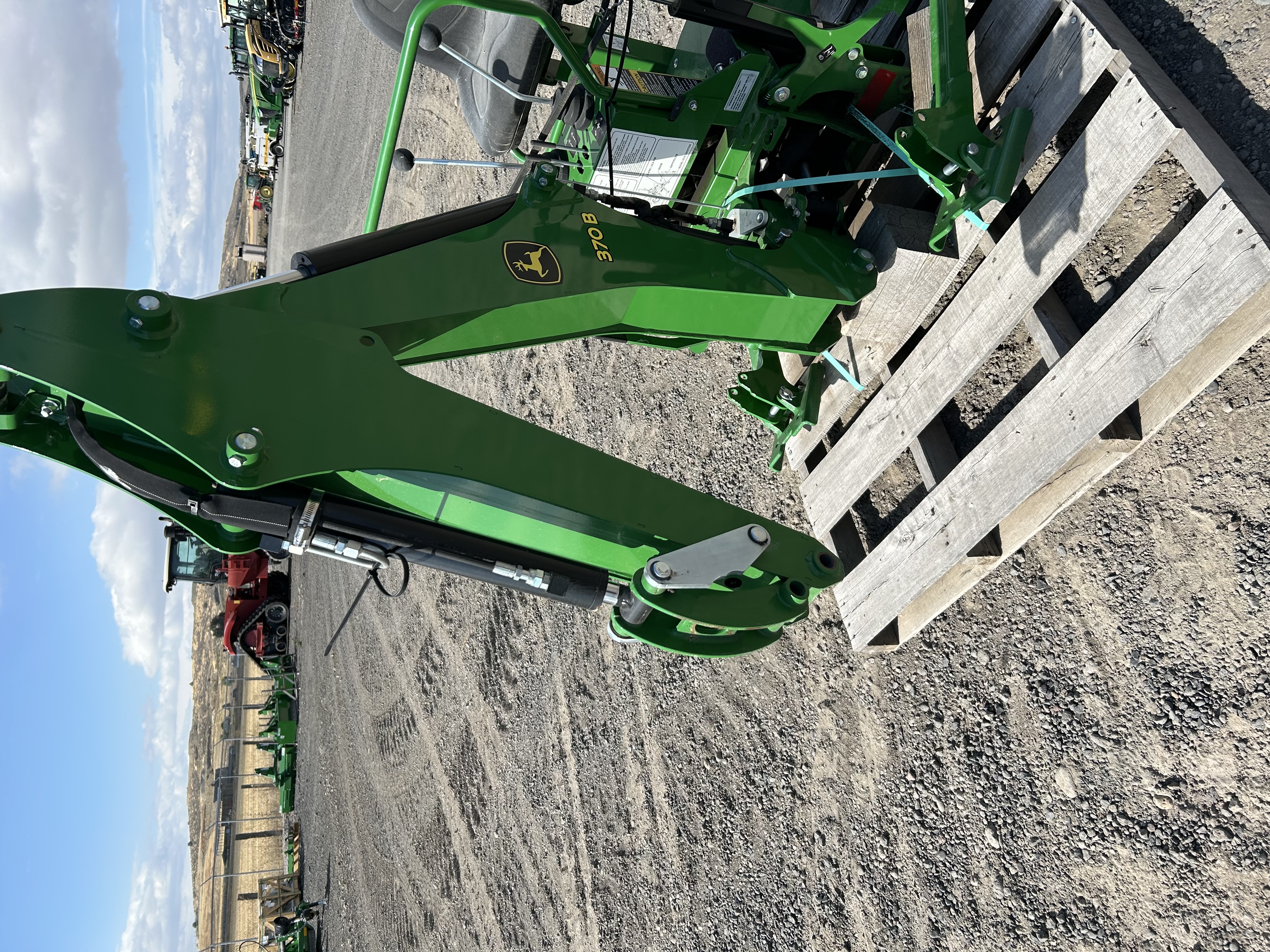 2023 John Deere 370B