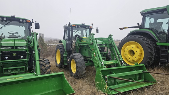 2016 John Deere 6120M