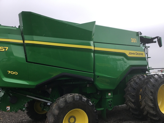 2025 John Deere S7700