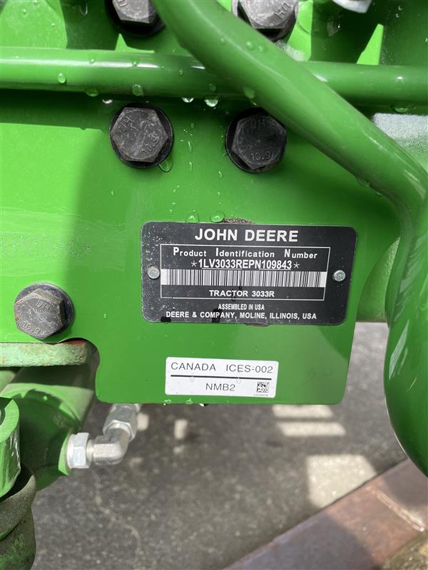 2023 John Deere 3033R