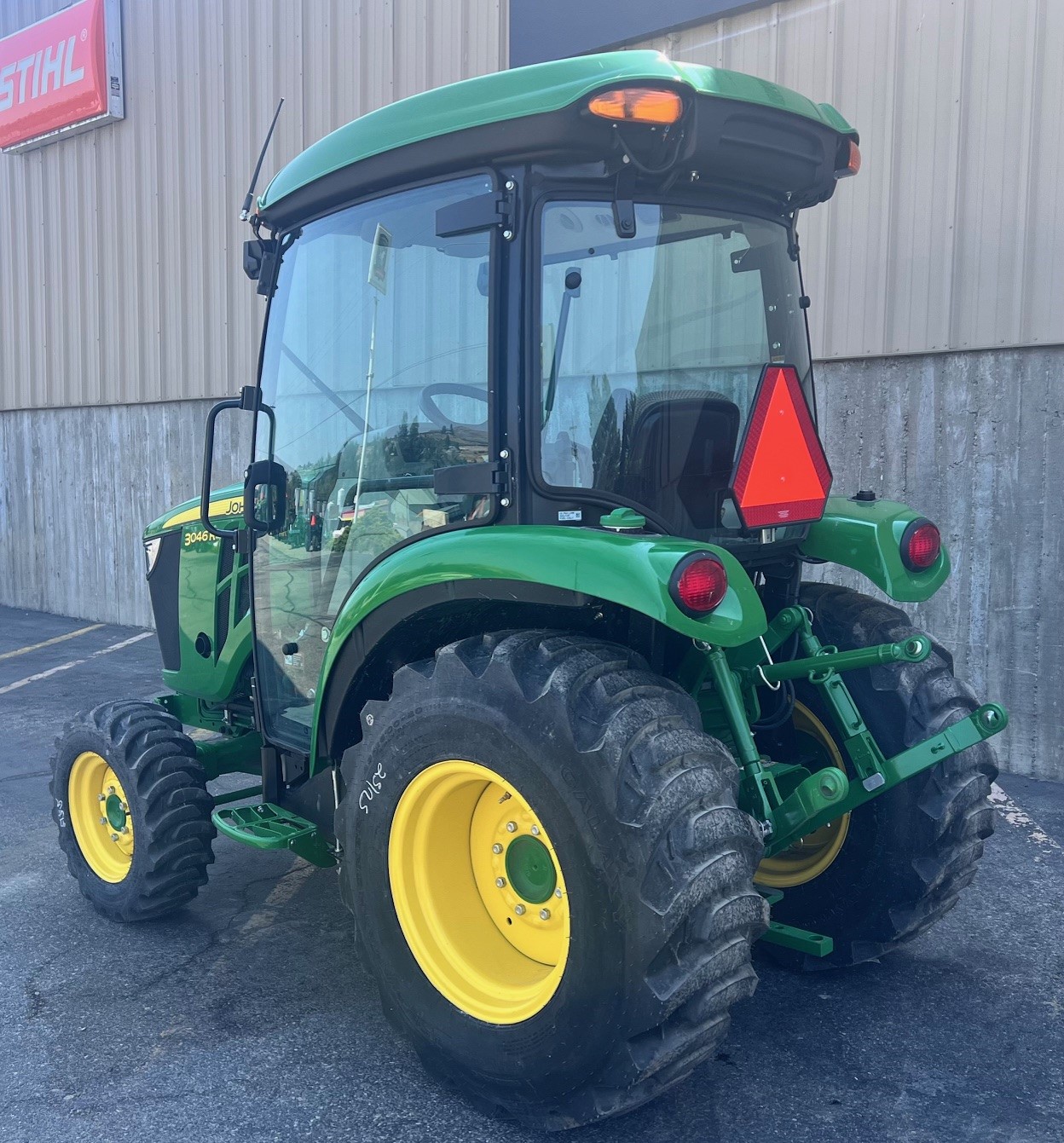 2023 John Deere 3046RC
