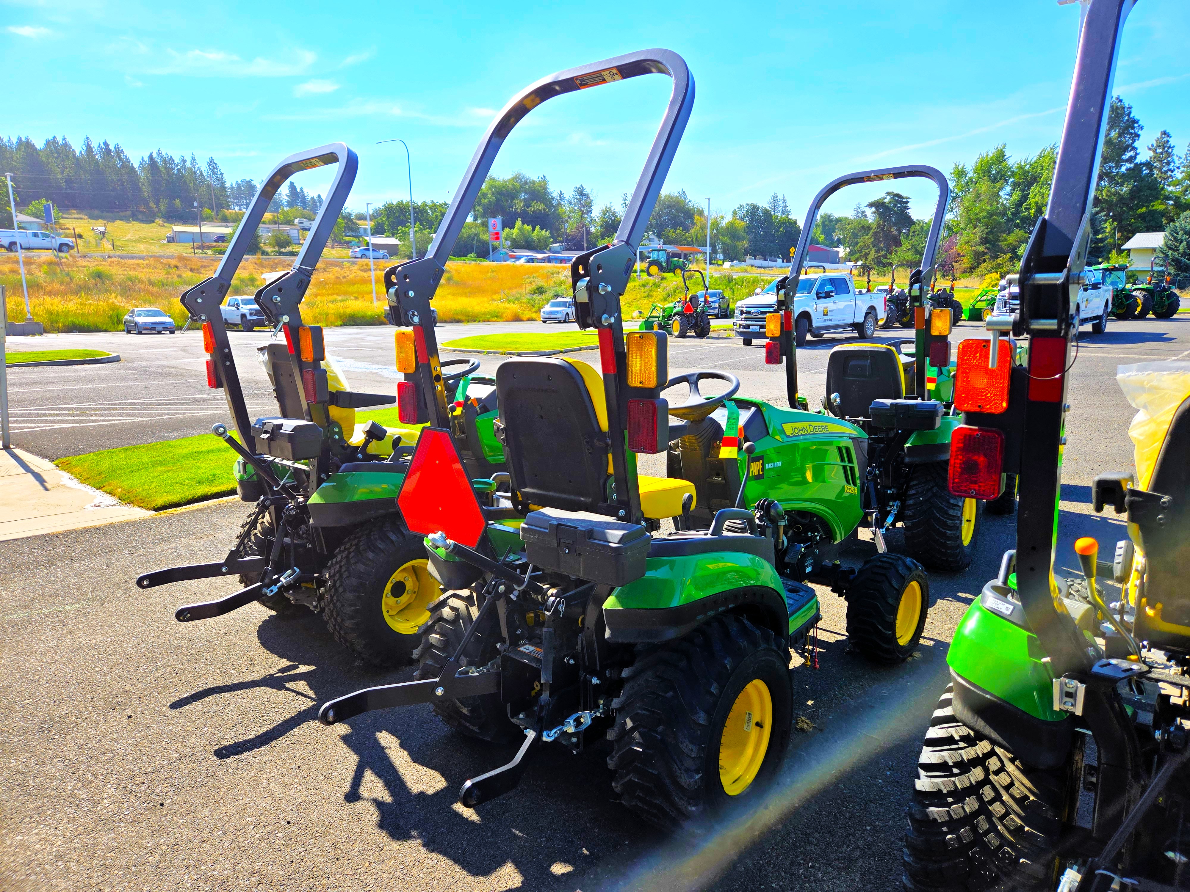 2023 John Deere 1025R