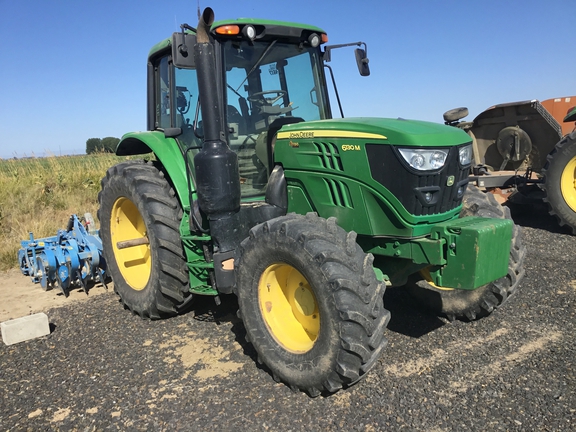 2016 John Deere 6130M