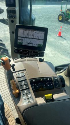 2015 John Deere 7230R