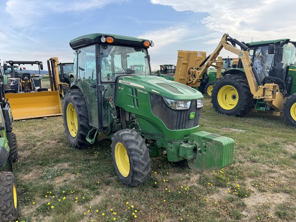 2017 John Deere 5090GN
