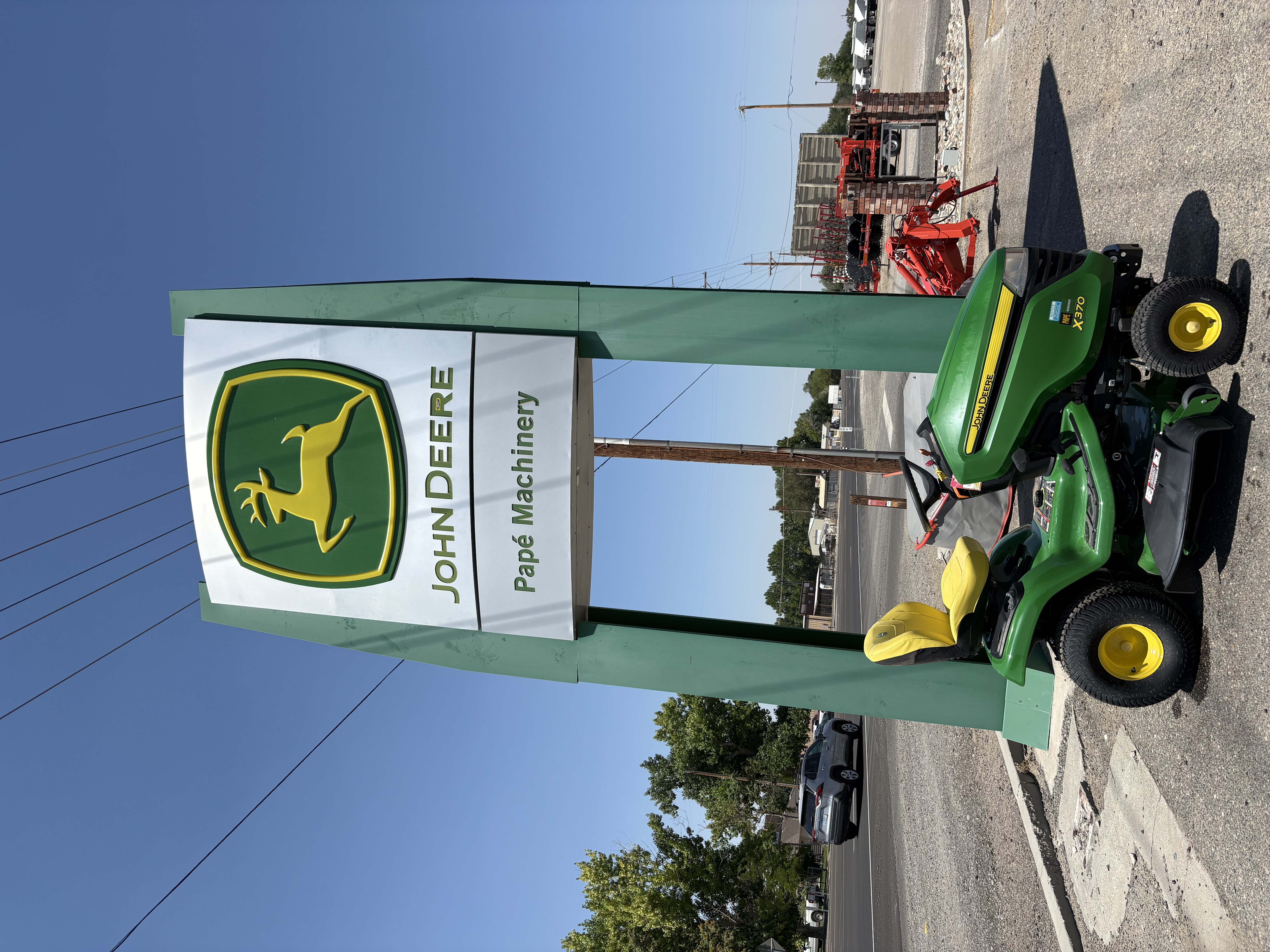 2023 John Deere X370