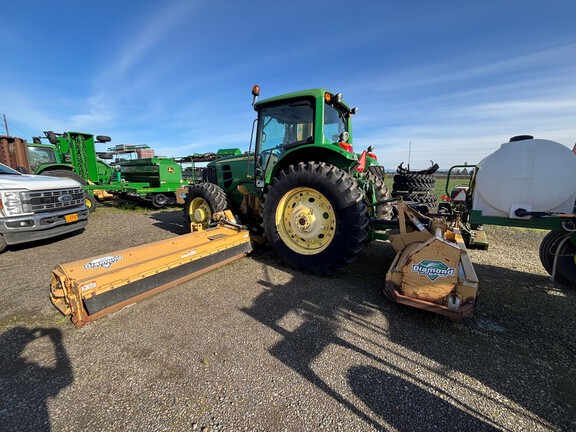 2011 John Deere 7330