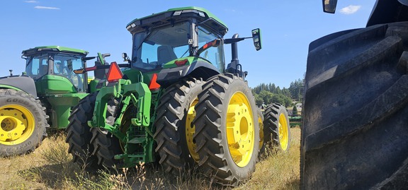 2023 John Deere 8R340