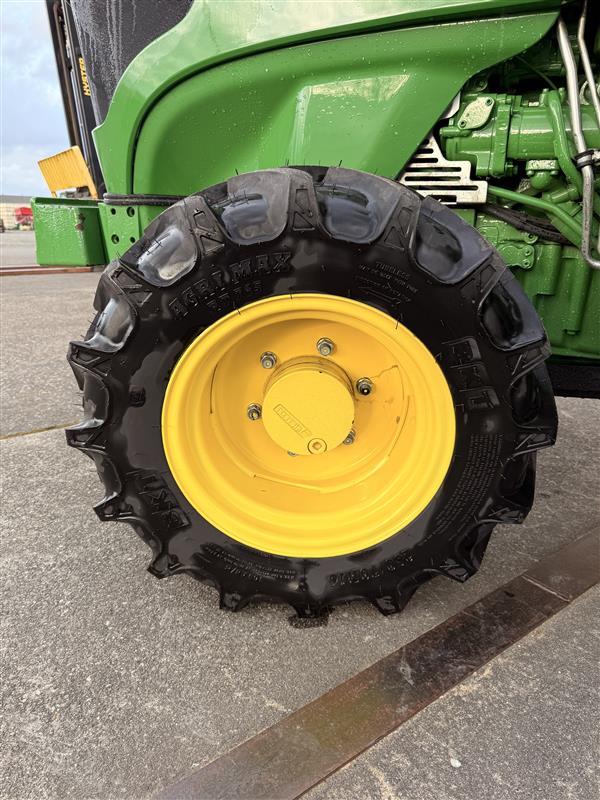 2023 John Deere 5075GN