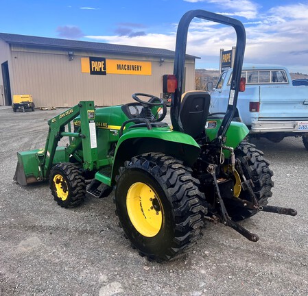 2000 John Deere 4200