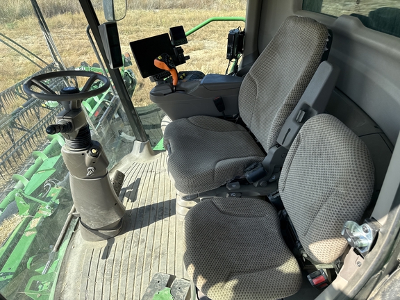 2024 John Deere S780