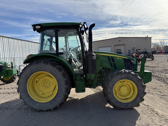 2022 John Deere 5125M