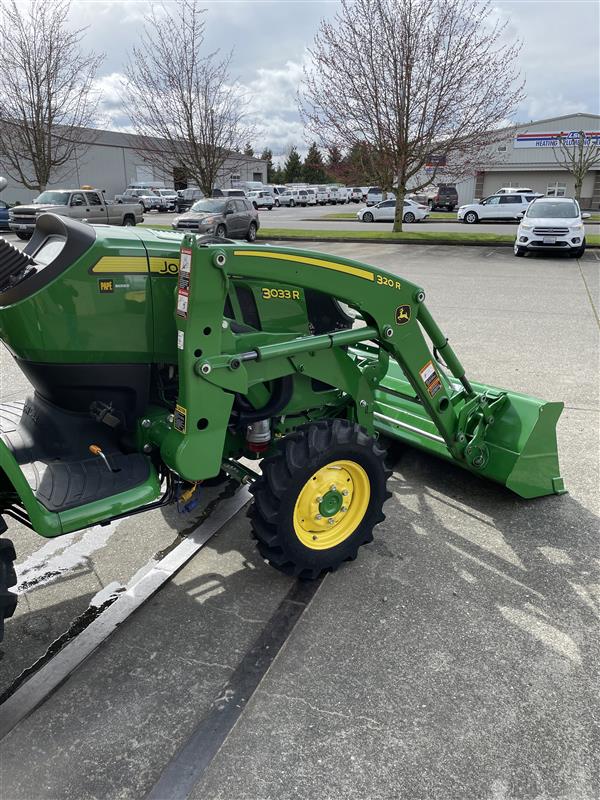 2023 John Deere 3033R