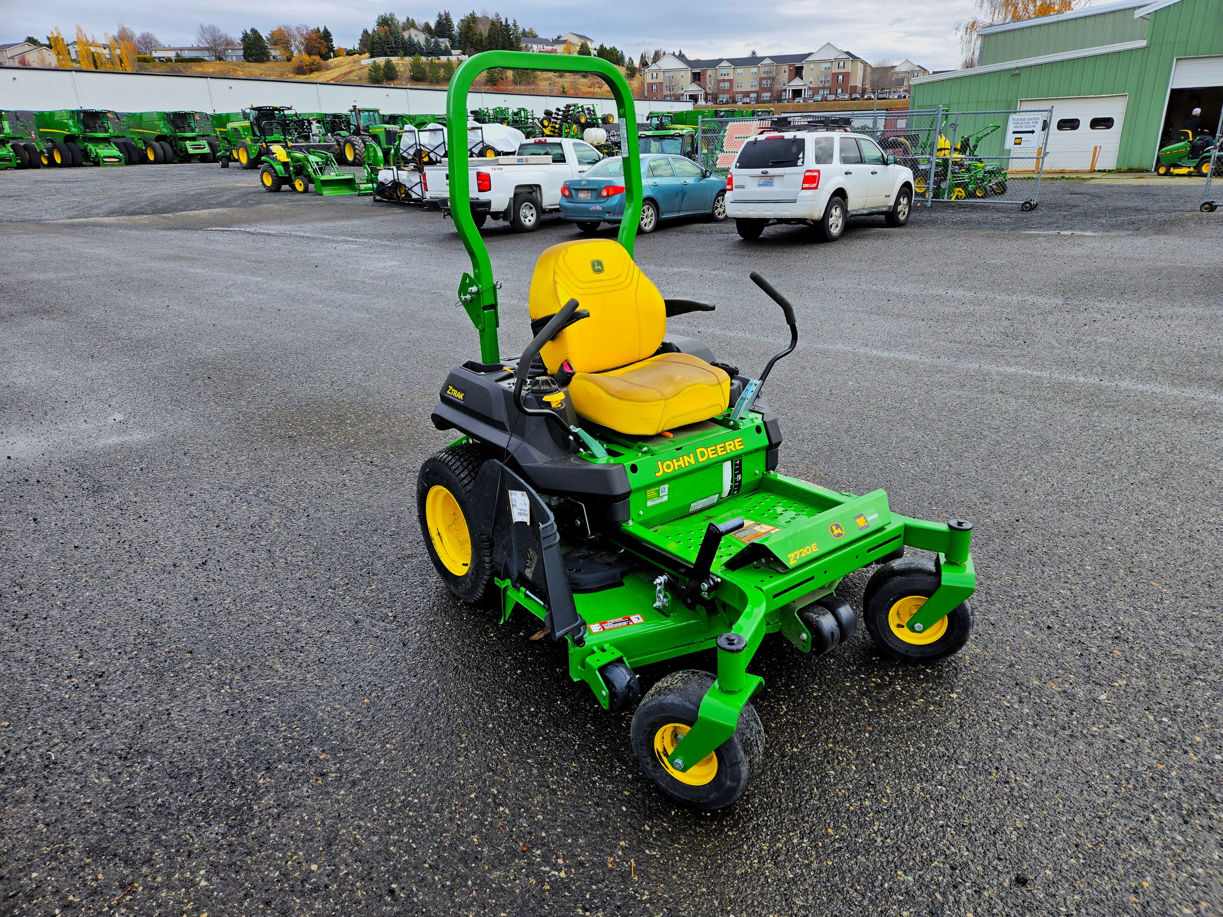 2022 John Deere Z720E