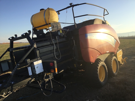 2019 New Holland 340+