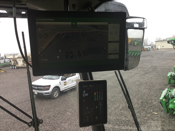 2025 John Deere S7800