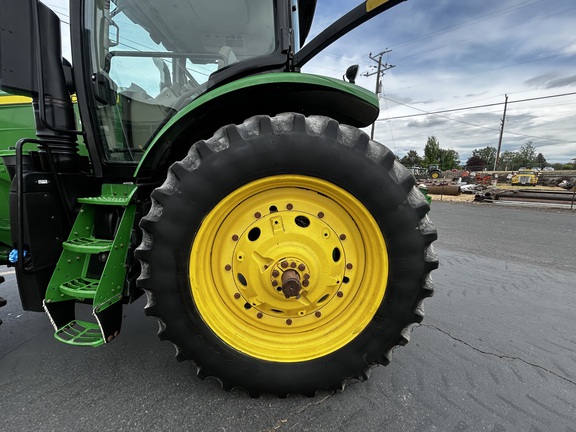 2018 John Deere 7230R