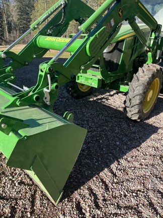 2016 John Deere 5085M