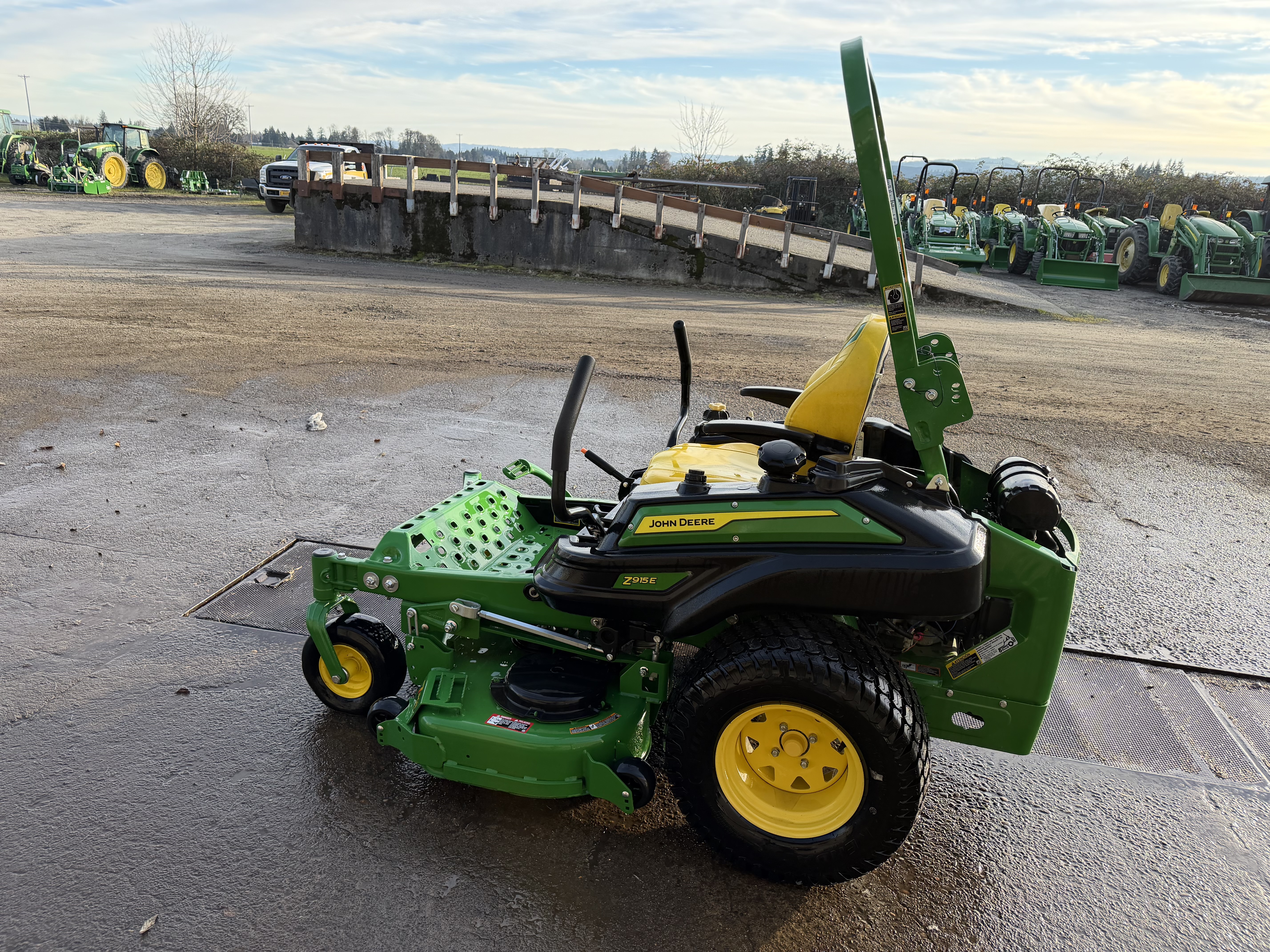 2023 John Deere Z915E