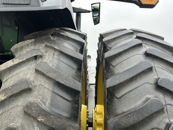 2023 John Deere 8R250
