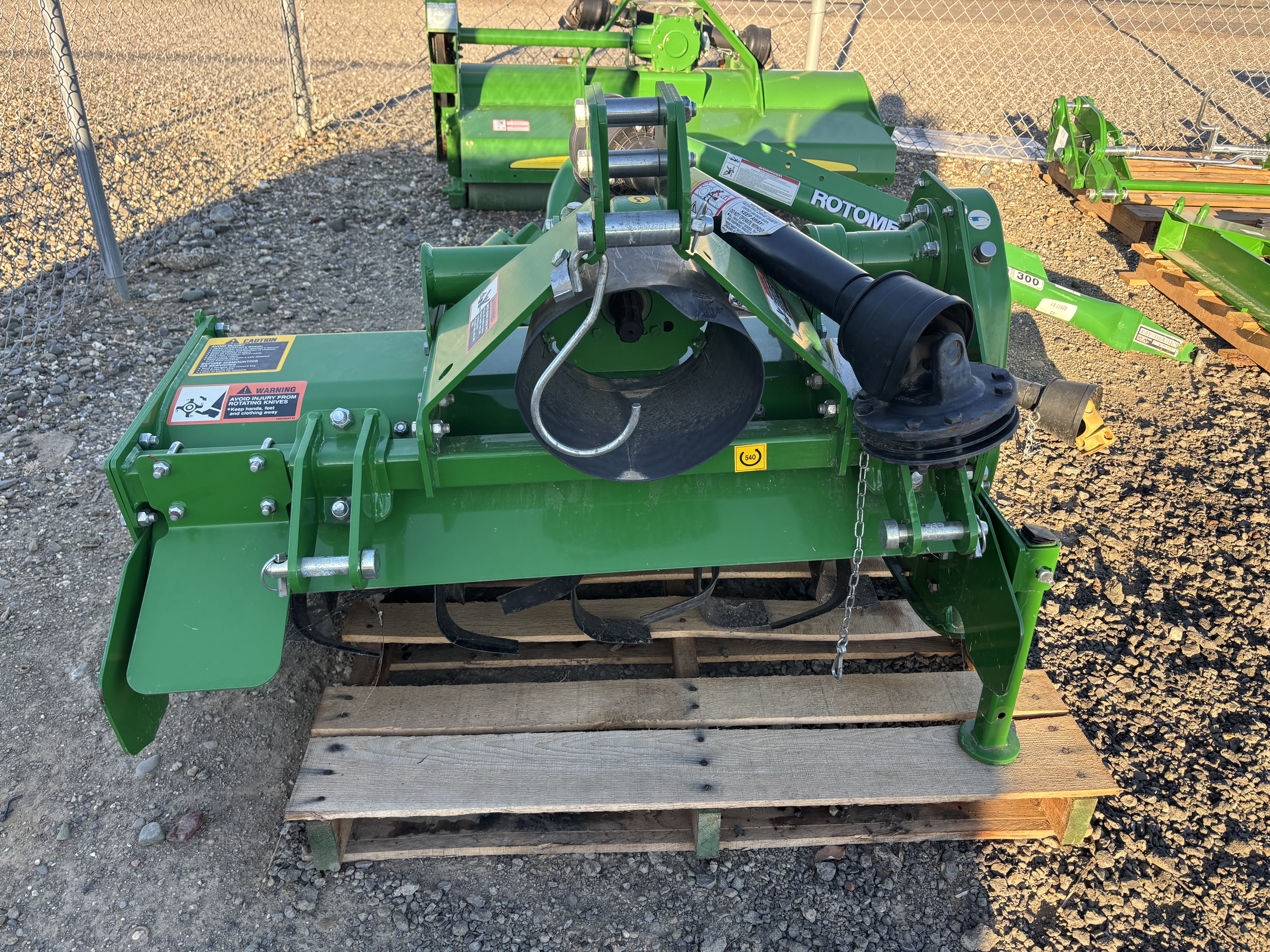 2022 Frontier RT3042