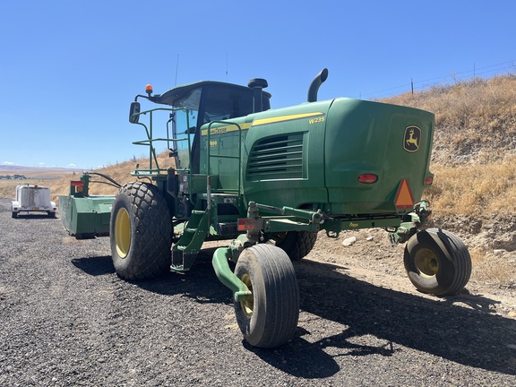 2016 John Deere W235