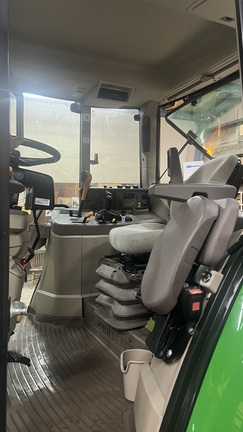 2017 John Deere 6120M
