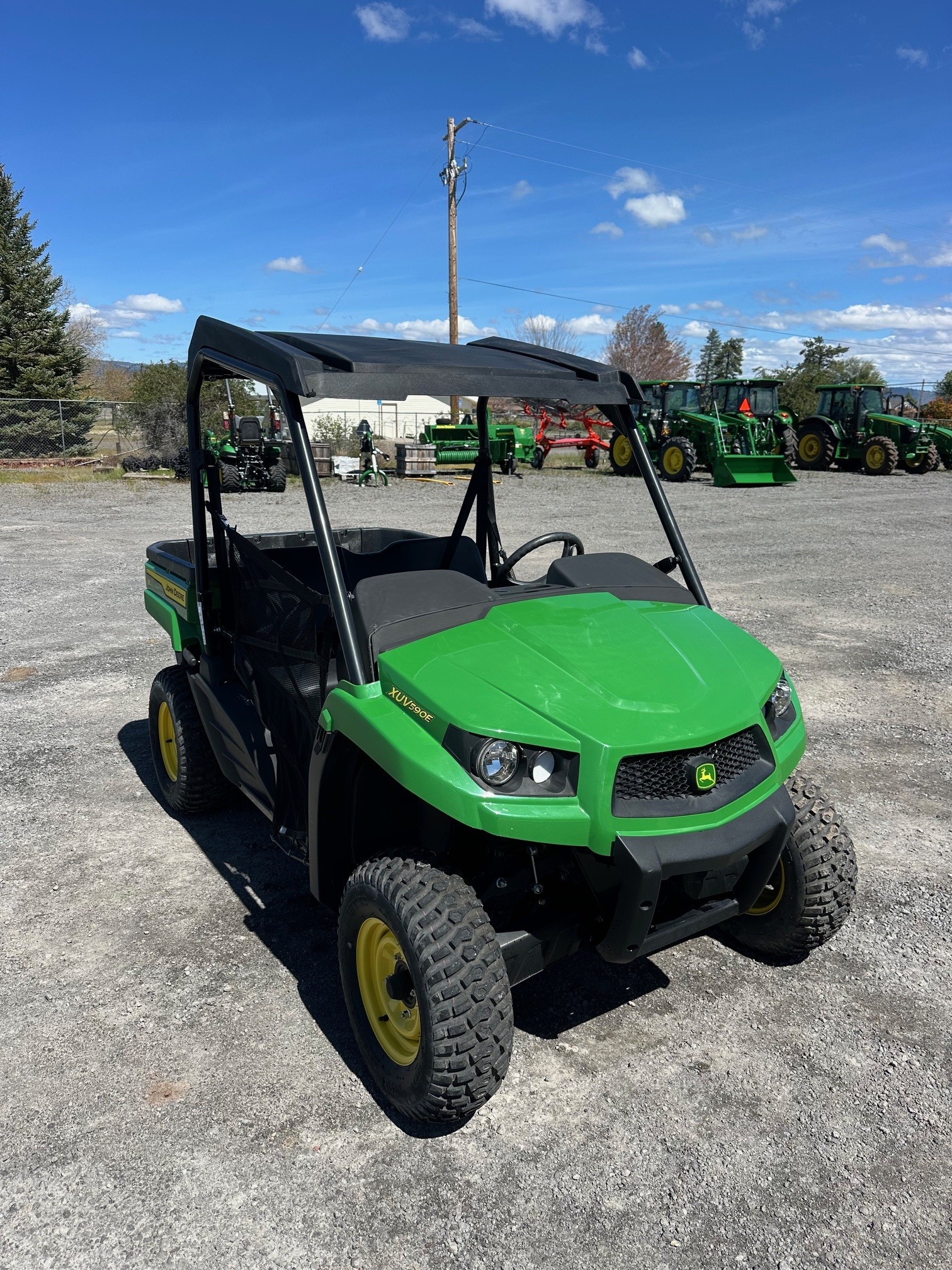 2023 John Deere 590E
