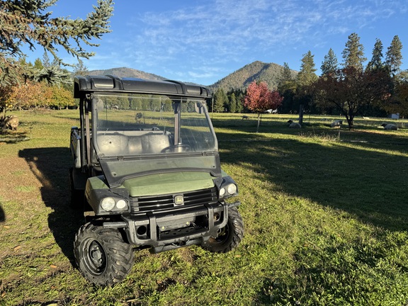 2011 John Deere 825I