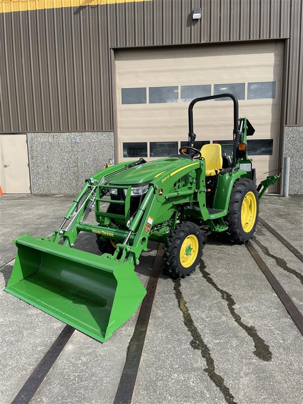 2023 John Deere 3033R