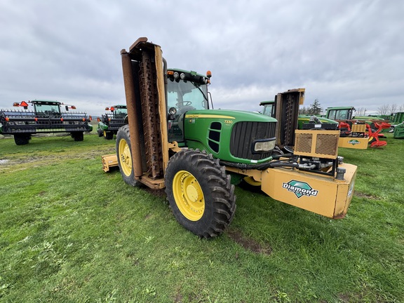 2011 John Deere 7330