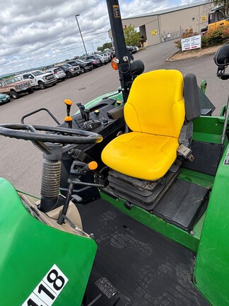 2016 John Deere 6130M